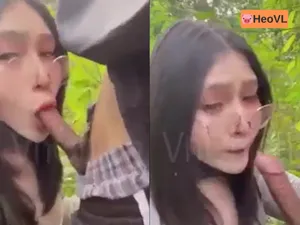 đi dã ngoại tiện nện con ghệ ở trong rừng