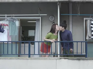 Tiếng rên của chị gần gần nhà và cậu thanh niên được lái máy bay