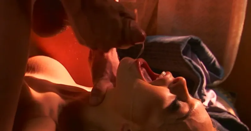 Xxx ngay trên tàu cùng người tình xinh đẹp