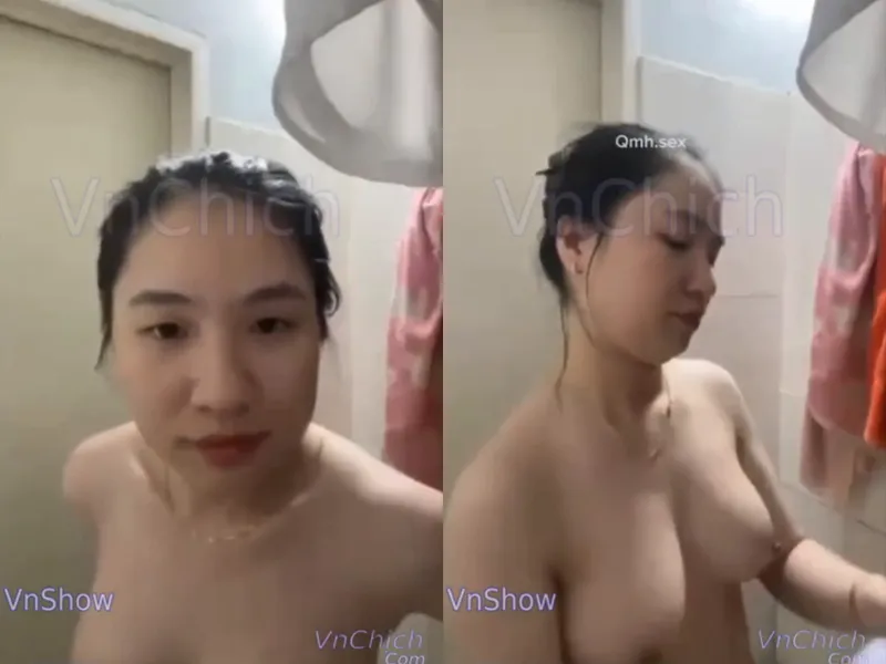 Gái vú bự, vừa call với người tình vừa tắm